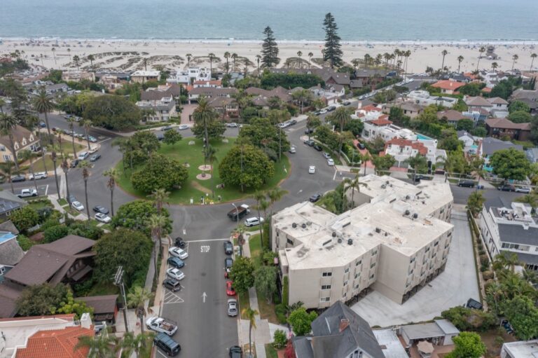 Aerial view of Star Park Circle in Coronado, showing Star Park, the beach, and the ocean beyond.